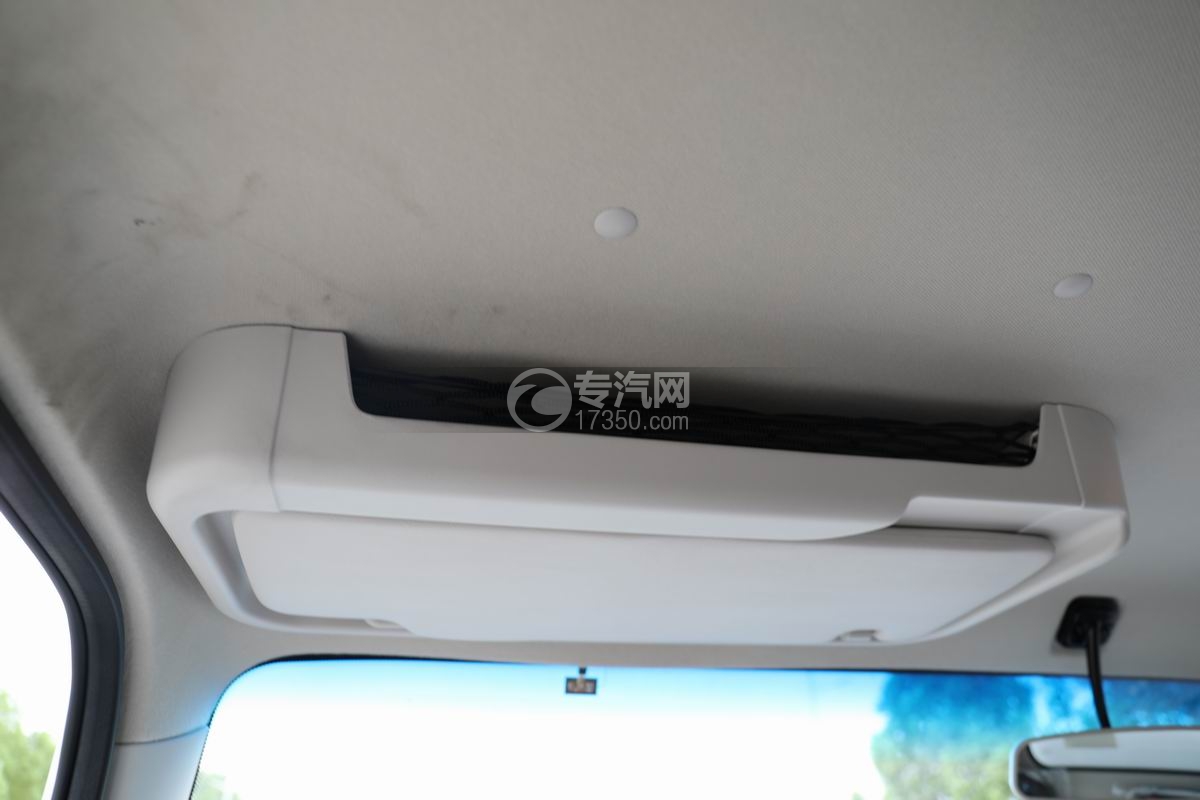 陜汽智云S300純電動冷藏車（140度電）儲物收納格