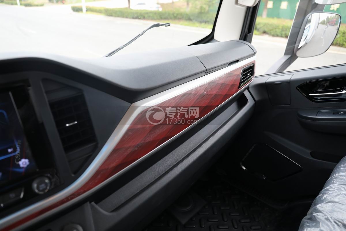 陜汽智云S300純電動冷藏車（140度電）駕駛室細節圖