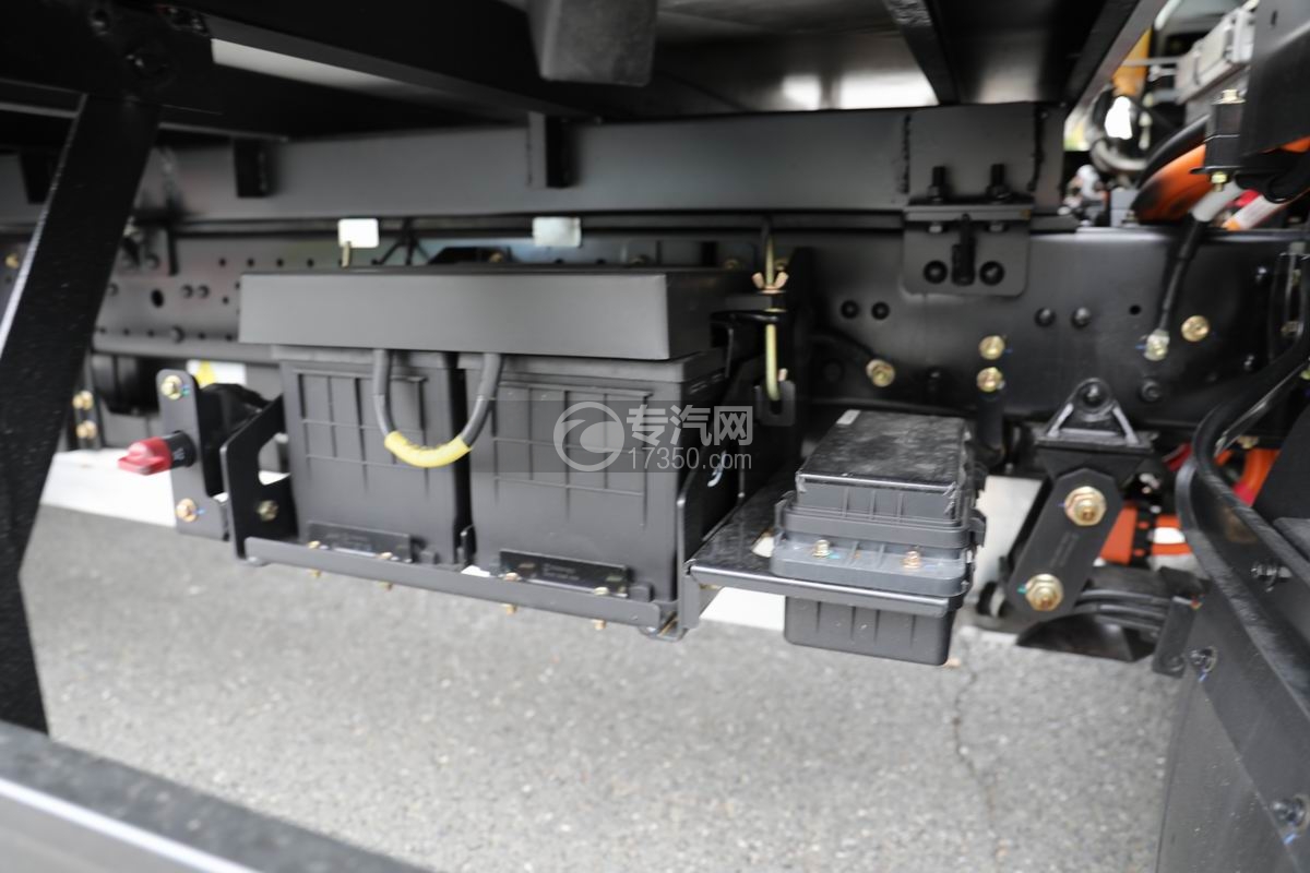 陜汽智云S300純電動冷藏車（140度電）電瓶