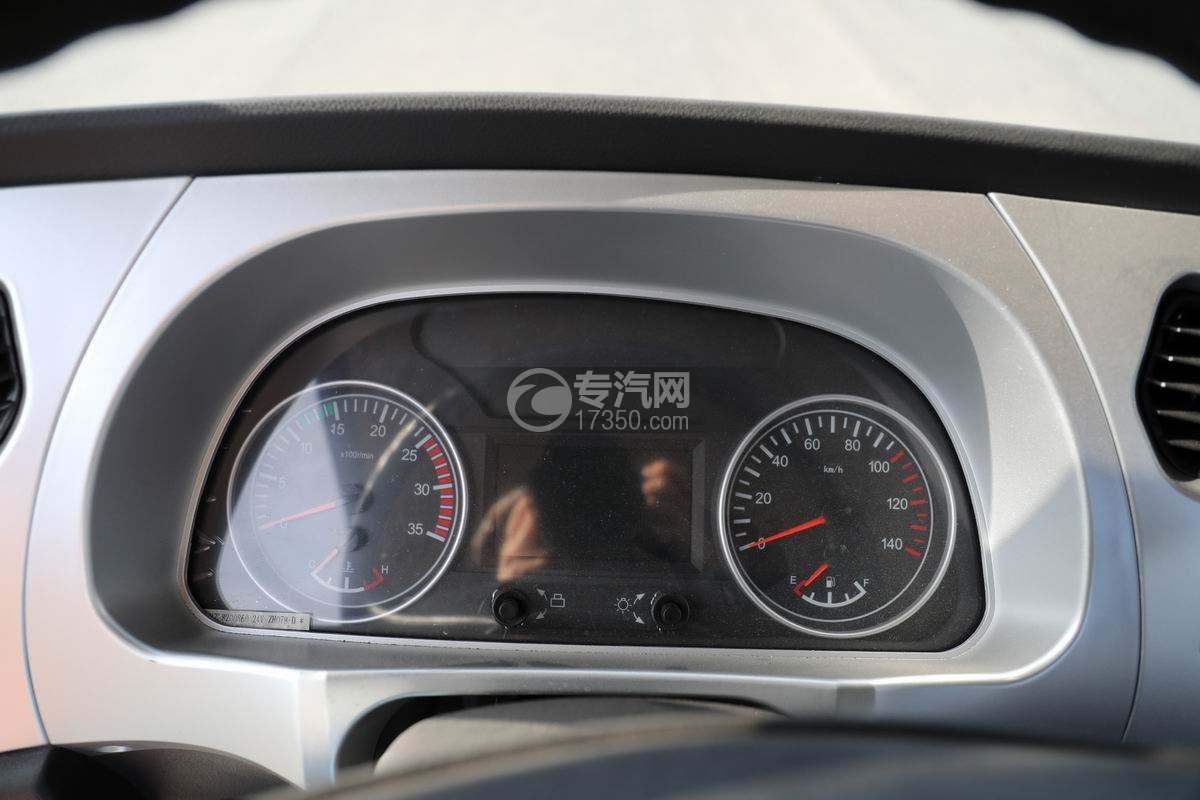 陕汽轩德X9平板型清障车（小三轴）仪表盘