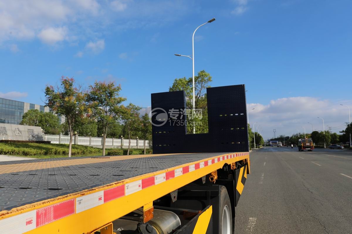 陕汽轩德X9平板型清障车（小三轴）液压尾板