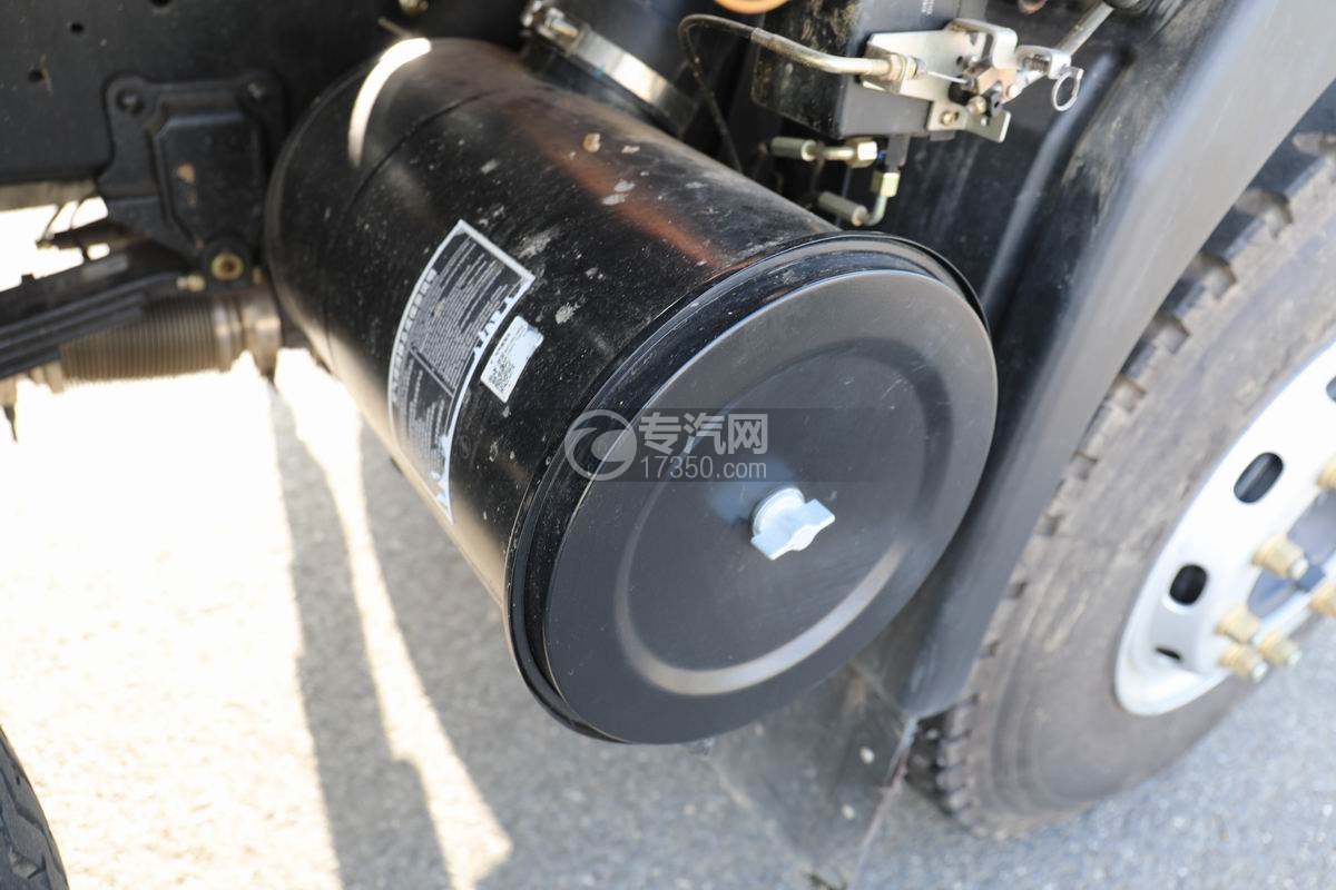 陕汽轩德X9平板型清障车（小三轴）空滤