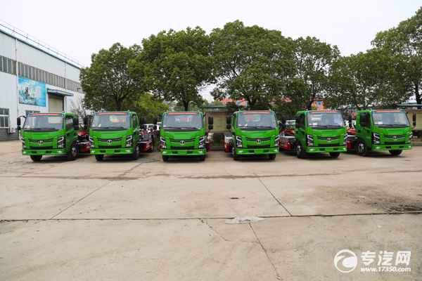 飞碟奥驰EV2纯电动勾臂垃圾车批量走单