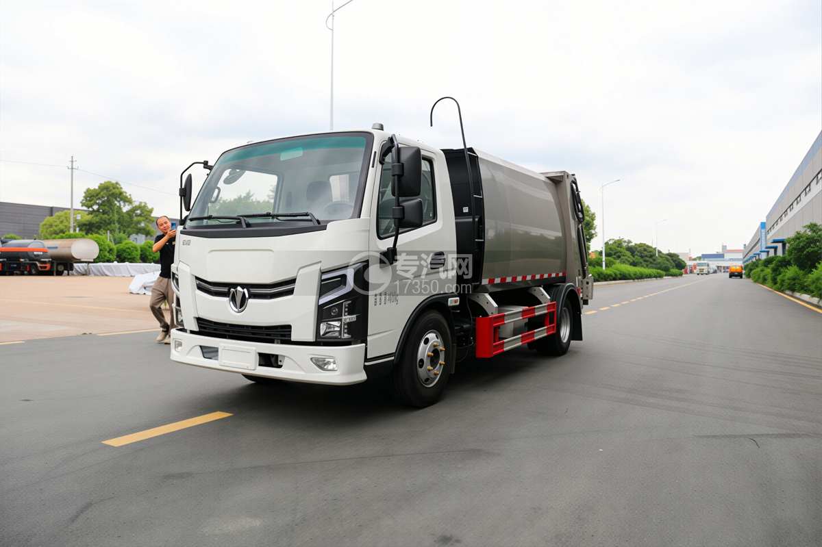 飞碟奥驰7方纯电绿牌压缩垃圾车