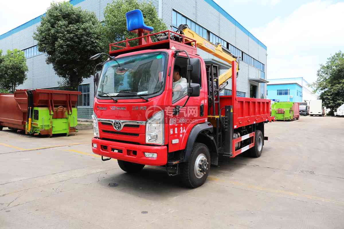 蓝牌四驱三环绿化综合养护车