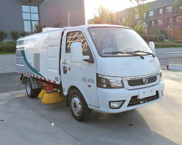 东风途逸2.5方纯电动扫路车