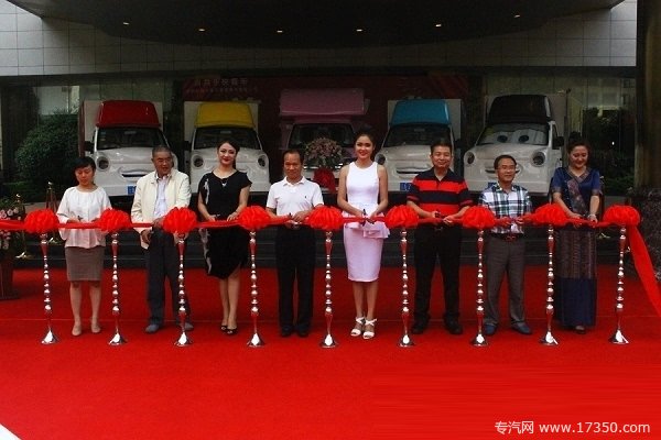 云南首家品牌售货餐车成立—之女兵创业故事