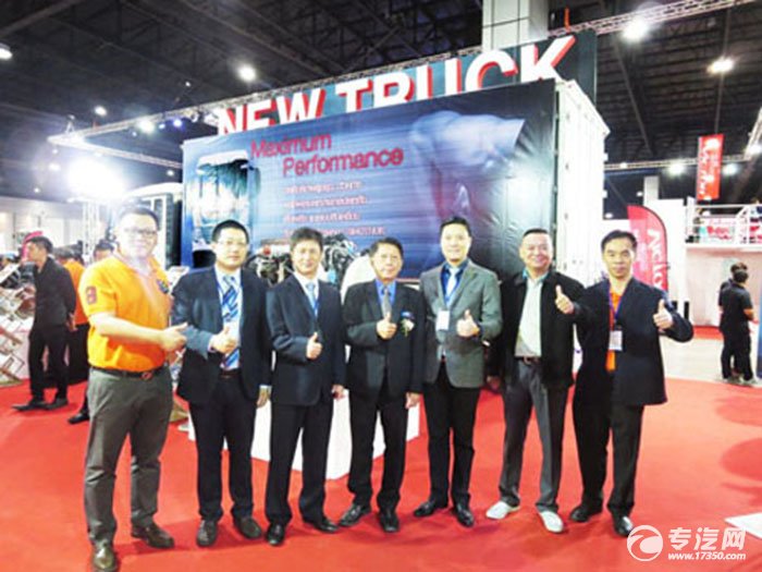 中国重汽中卡T5G系列惊艳亮相泰国国际卡车展