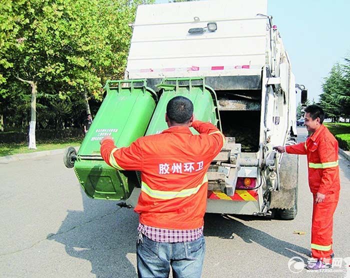 垃圾車進(jìn)入農(nóng)村 定位運(yùn)送實(shí)現(xiàn)高效率垃圾處理