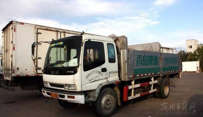 这就是第一代giga 青岛啤酒的五十铃cvr厢式单桥货车