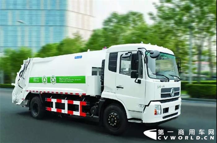 16吨压缩式垃圾车,这两款车均是宇通环卫根据国内环卫设备的需求情况