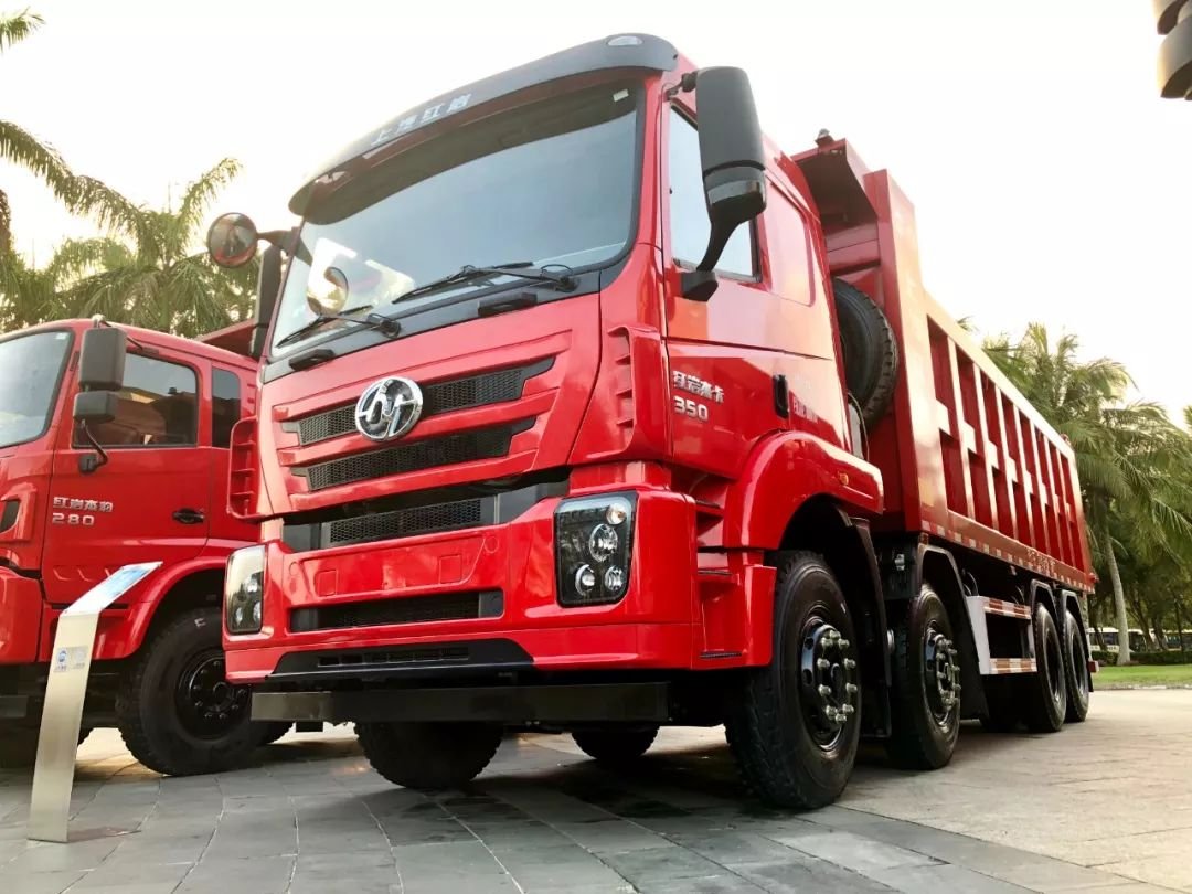 看红岩杰卡自卸车玩转"轻量化"