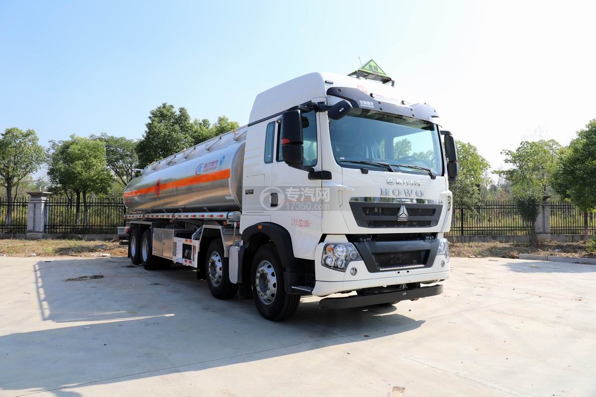 重汽豪沃前四后八25.2方铝合金运油车
