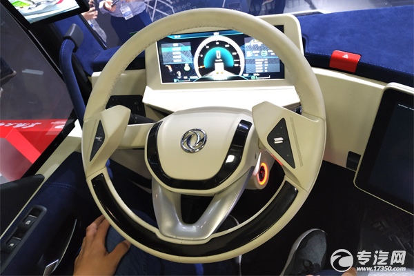东风天龙概念车驾驶室方向盘
