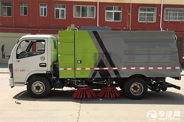 东风多利卡D6国六扫路车