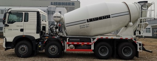 利勃海尔牌重汽豪沃前四后八7.5方混凝土搅拌运输车