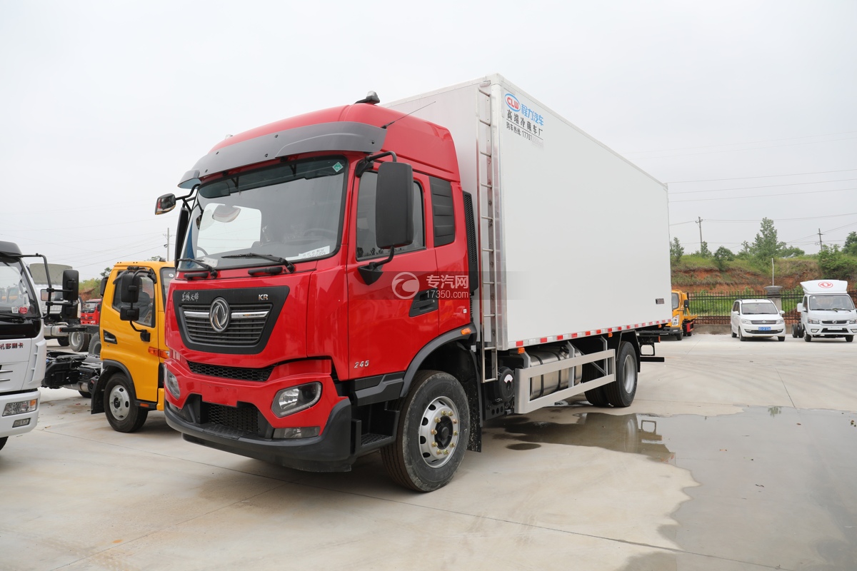 东风天锦KR国六6.68米冷藏车