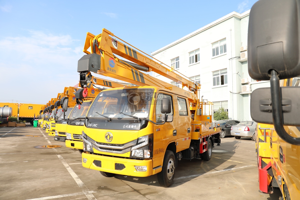 东风多利卡D6双排国六16米折叠臂式高空作业车