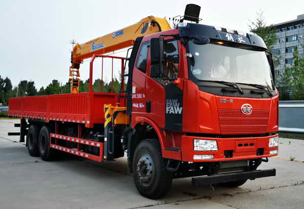 盛运大田牌解放j6后双桥国六12吨直臂随车起重运输车