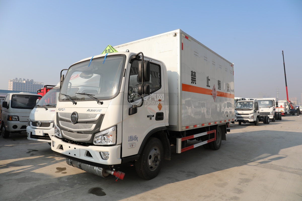 福田欧马可S1国六易燃固体厢式运输车