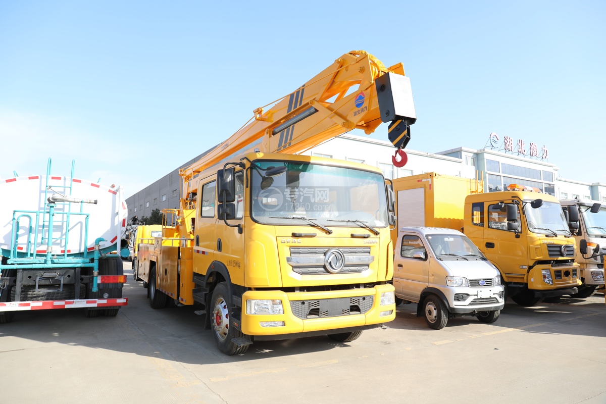 东风多利卡D9双排座22米折叠臂式高空作业车