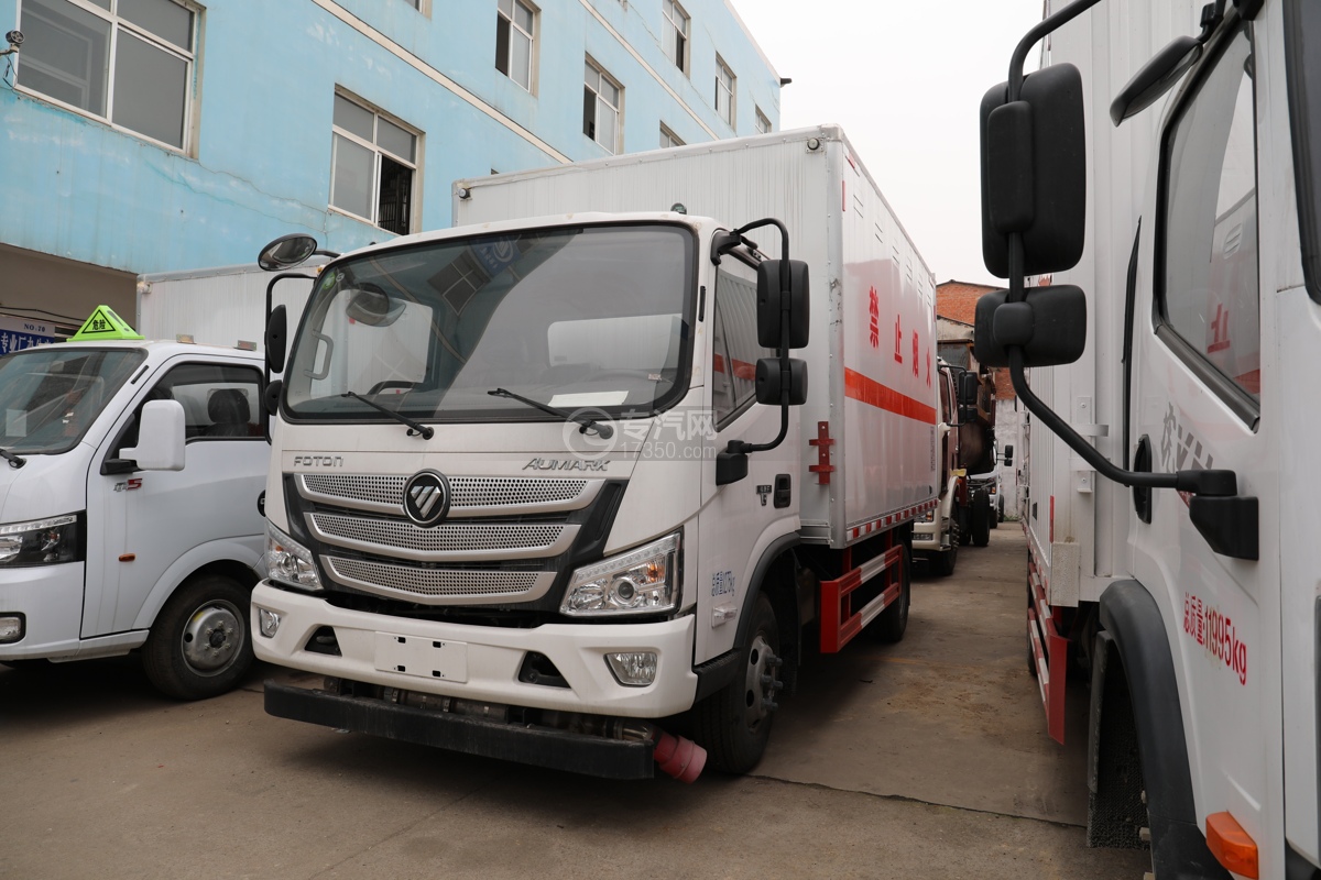 福田欧马可S3国六4.1米易燃气体厢式运输车