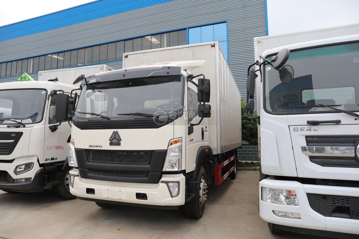 重汽豪沃G5X国六5.64米冷藏车