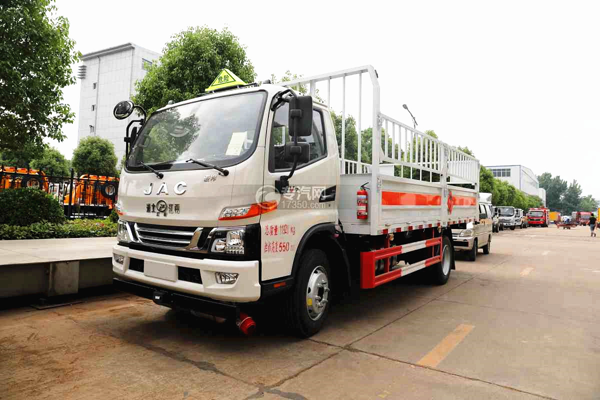 江淮骏铃V7国六5.15米气瓶运输车（仓栏式）