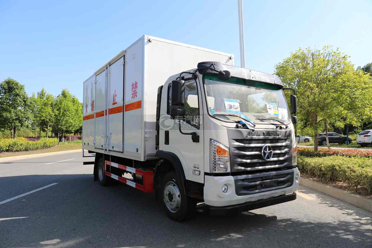 湖北大运G6国六5.15米杂项危险物品厢式运输车