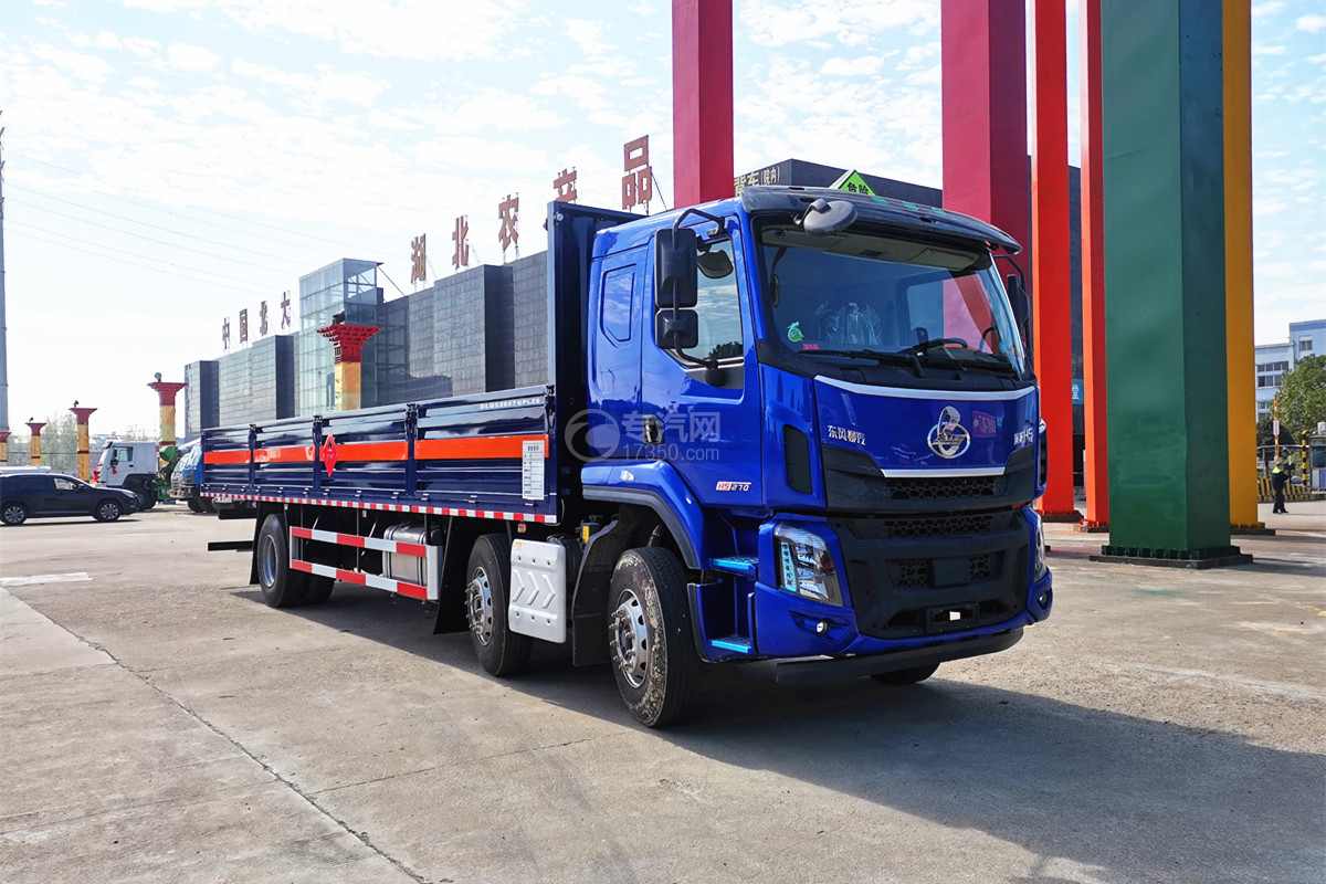 柳汽乘龙H5小三轴国六9.6米气瓶运输车（栏板式）