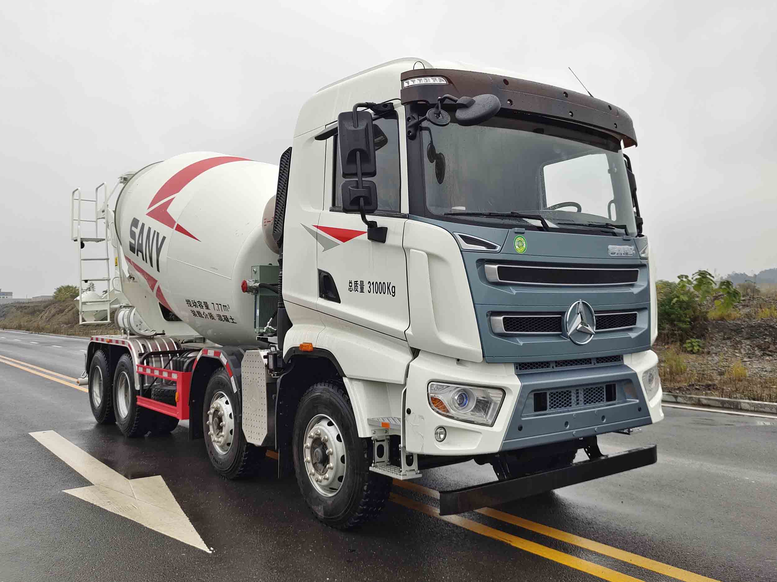 三一牌三一前四后八国六777方混凝土搅拌运输车