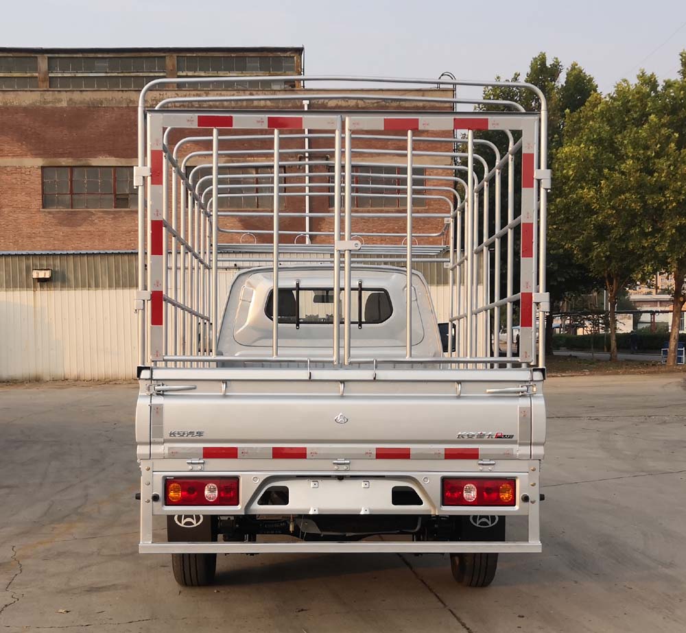 长安牌国六332米仓栅式运输车价格