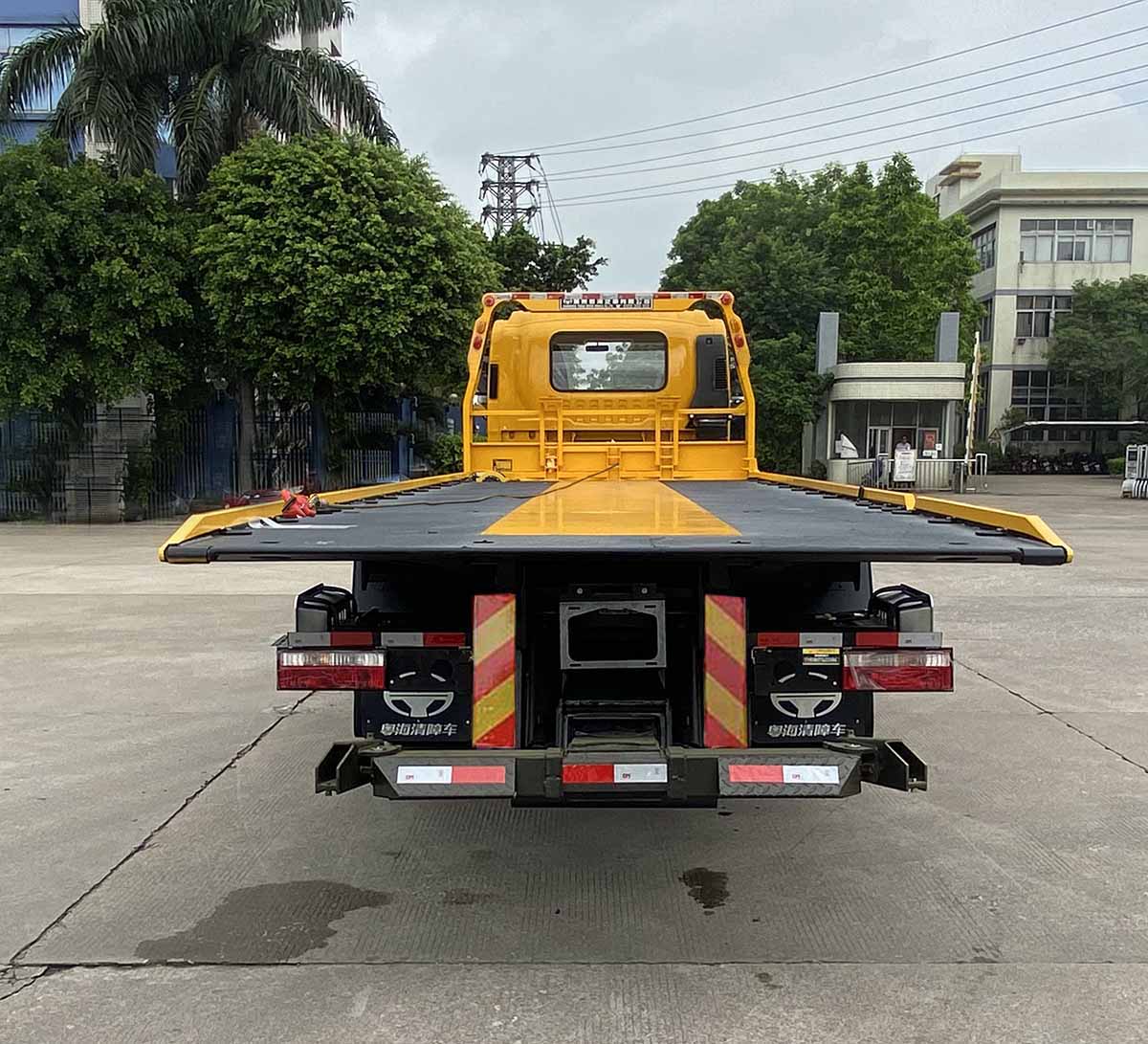 粤海牌yh5181tqz056p型清障车