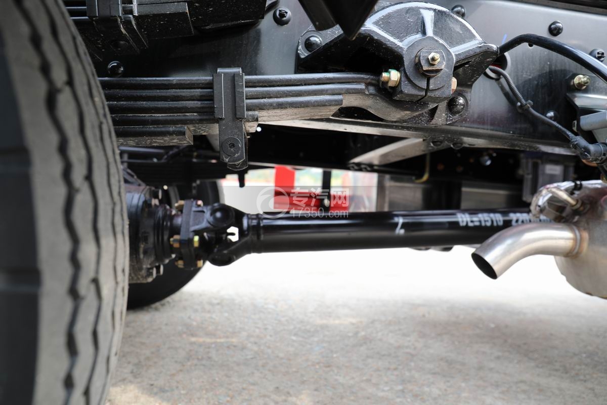 飞碟奥驰V5地库版勾臂垃圾车弹簧桥