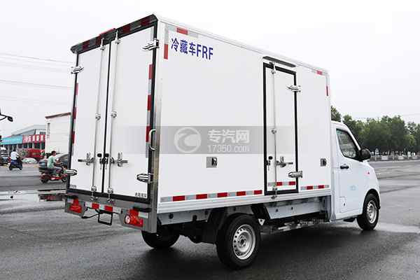 吉利 F1E纯电动冷藏车（小微卡）侧后面图