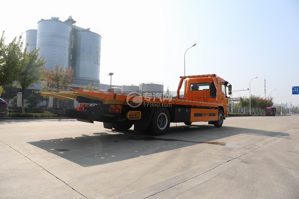 陕汽轩德X6一拖二清障车（18吨）侧后方图