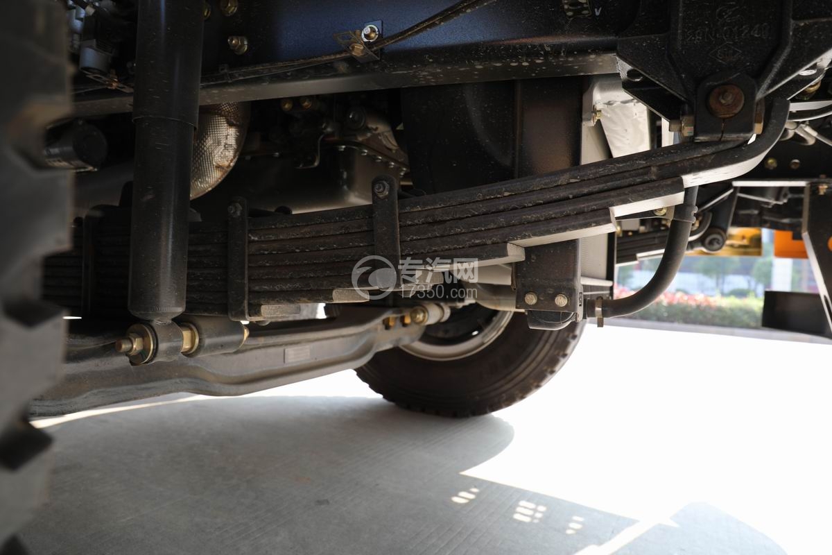 陕汽轩德X6一拖二清障车（18吨）弹簧钢板