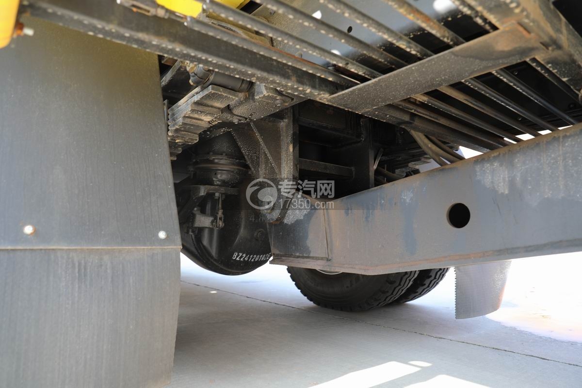 陕汽轩德X6一拖二清障车（18吨）后桥