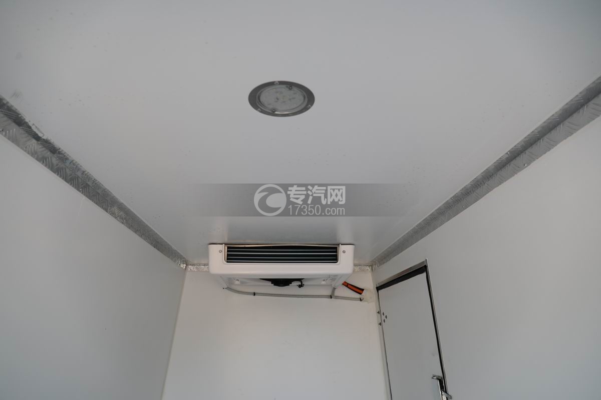 江淮Vαn宝路5.3方纯电动冷藏车冷藏箱体