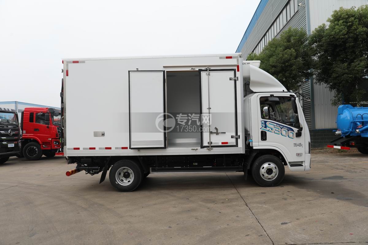 陕汽智云S300冷藏车（165度电）侧面图