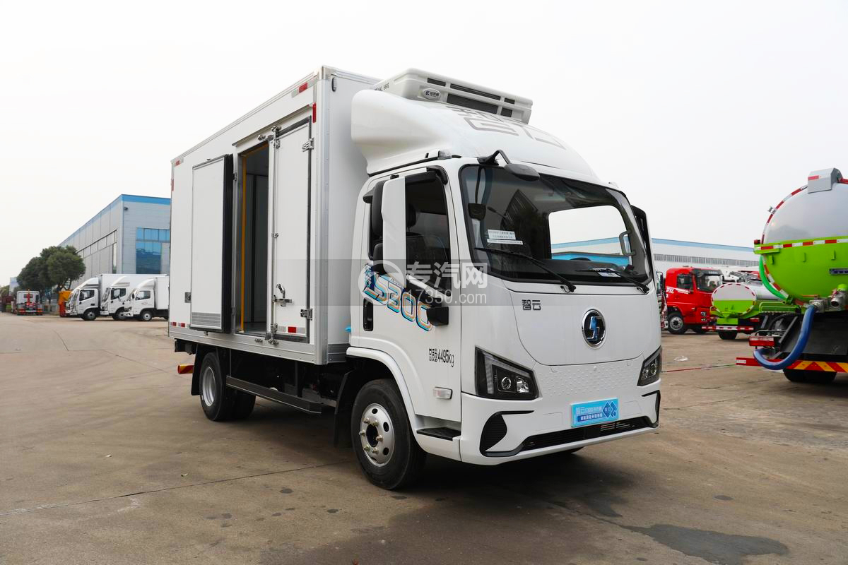 陕汽智云S300冷藏车（165度电）右前45度图