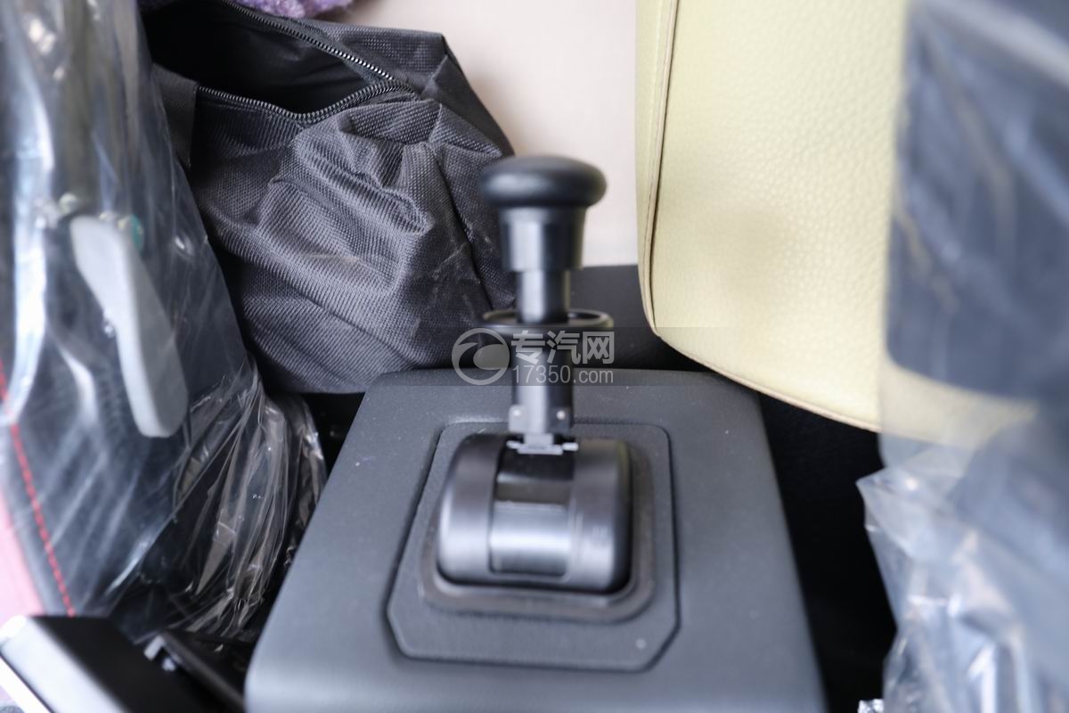 陕汽智云S300冷藏车（165度电）手刹