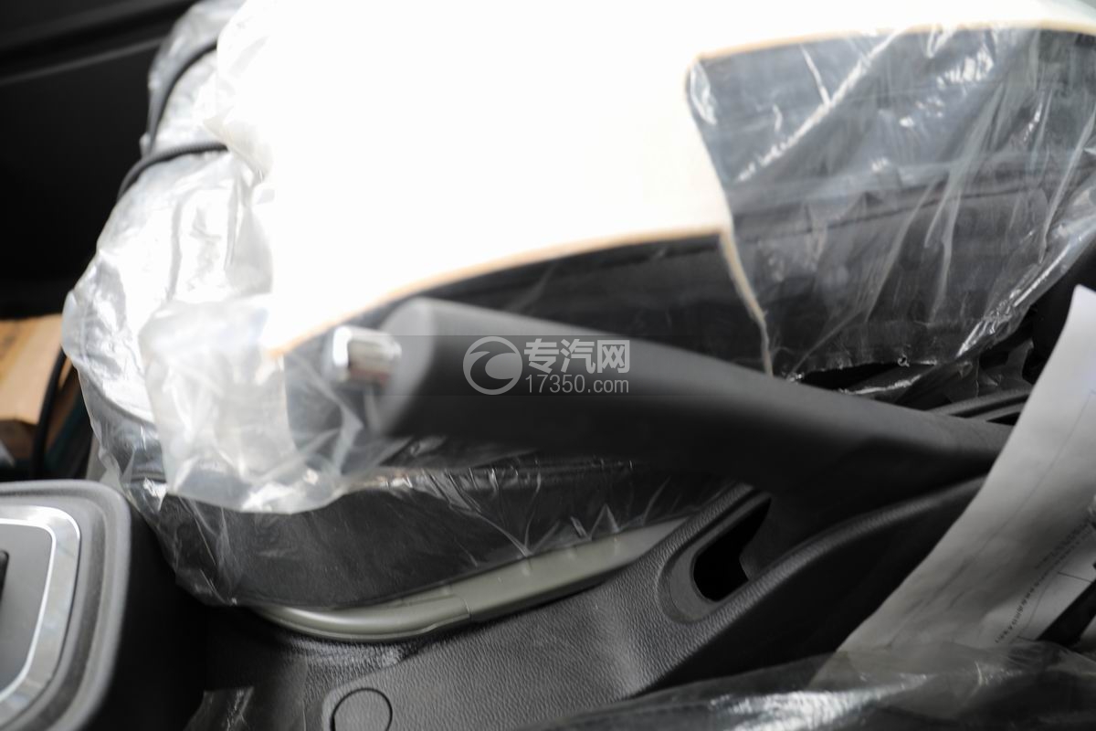 飞碟缔途EF3纯电餐厨垃圾车手刹