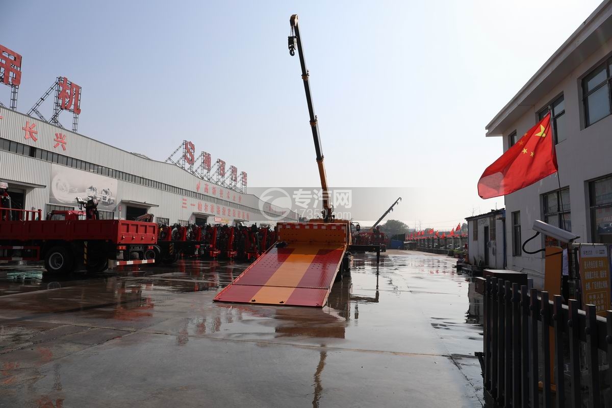 陕汽德龍G1带吊清障车上装操作展示图