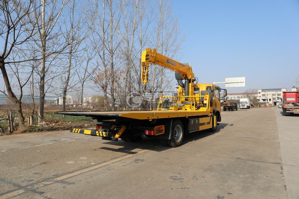 三环创客一拖二带吊清障车（12吨）侧后面图