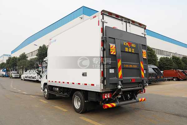陕汽智云S300冷藏车（165度电）左前45度图
