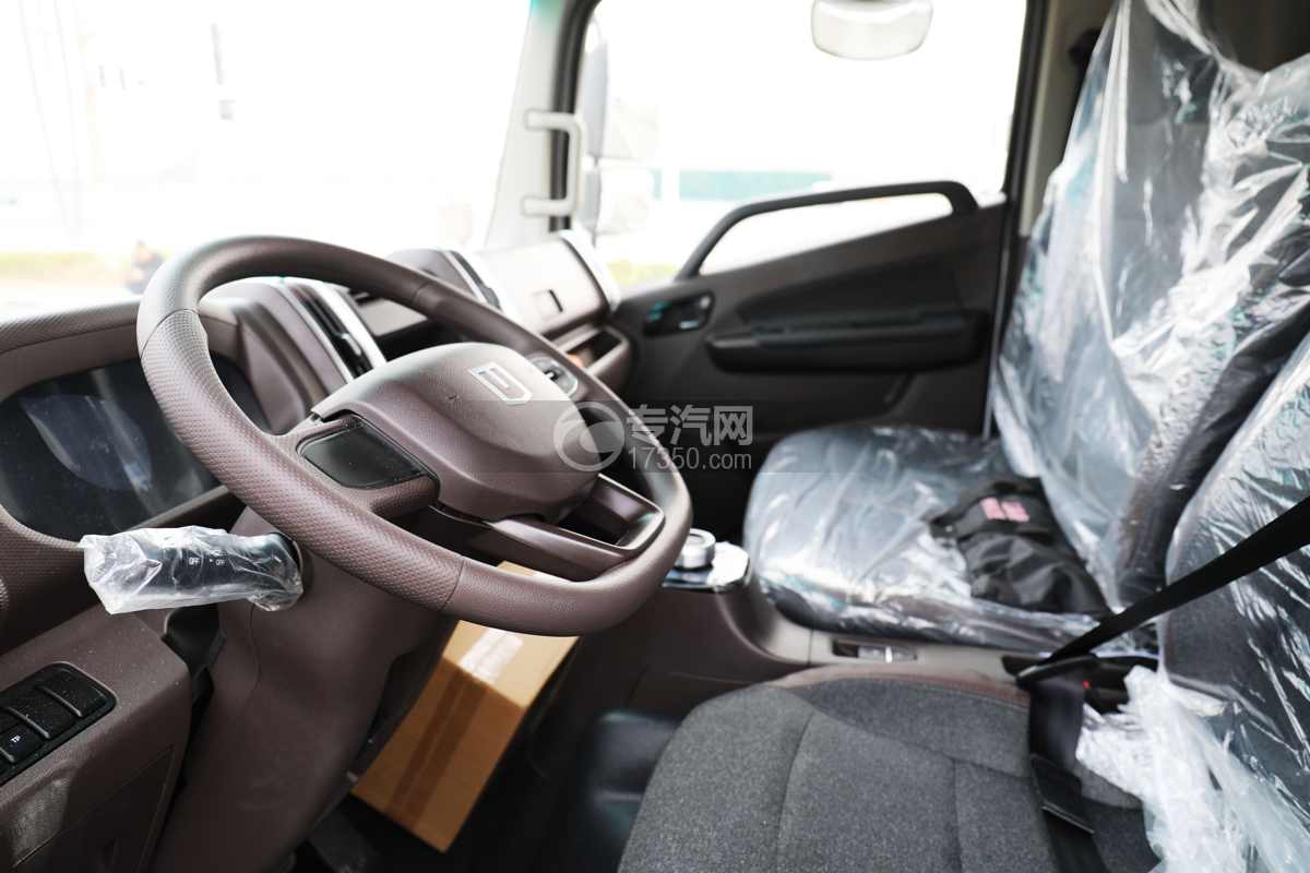 吉利远程H8E纯电动冷藏车(120度电)驾驶室座椅