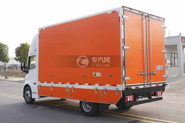 江淮坤鹏ET9纯电动冷藏车侧方图