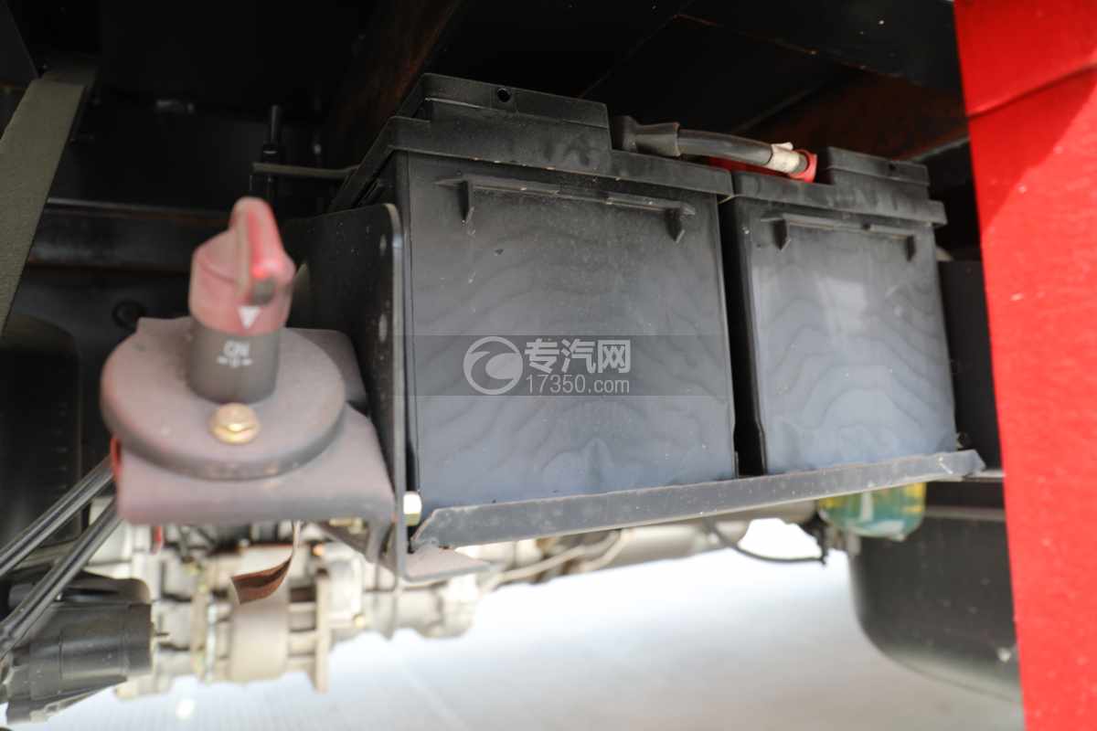 飞碟奥驰V6重载蓝牌平板车电瓶