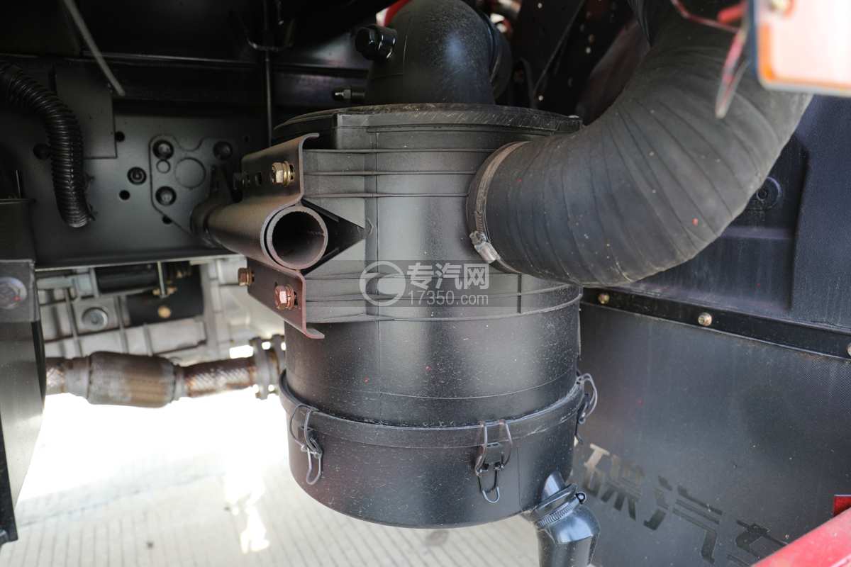 飞碟奥驰V6重载蓝牌平板车空滤